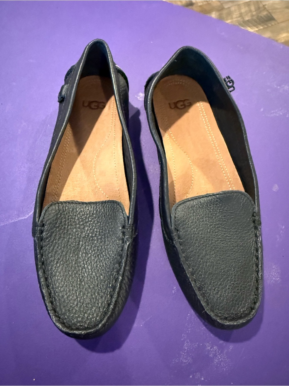 UGG Women Black Leather Driving Loafers